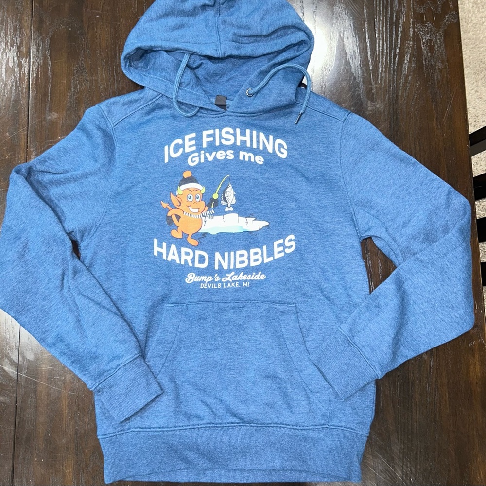 ICE FISHING HOODIE size small bumps lakeside devils lake wi